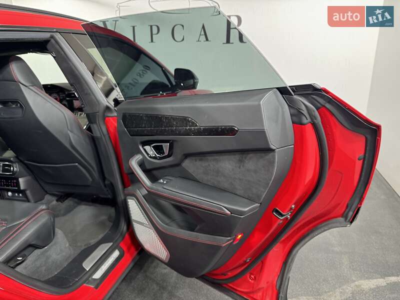 Внедорожник / Кроссовер Lamborghini Urus 2021 в Киеве