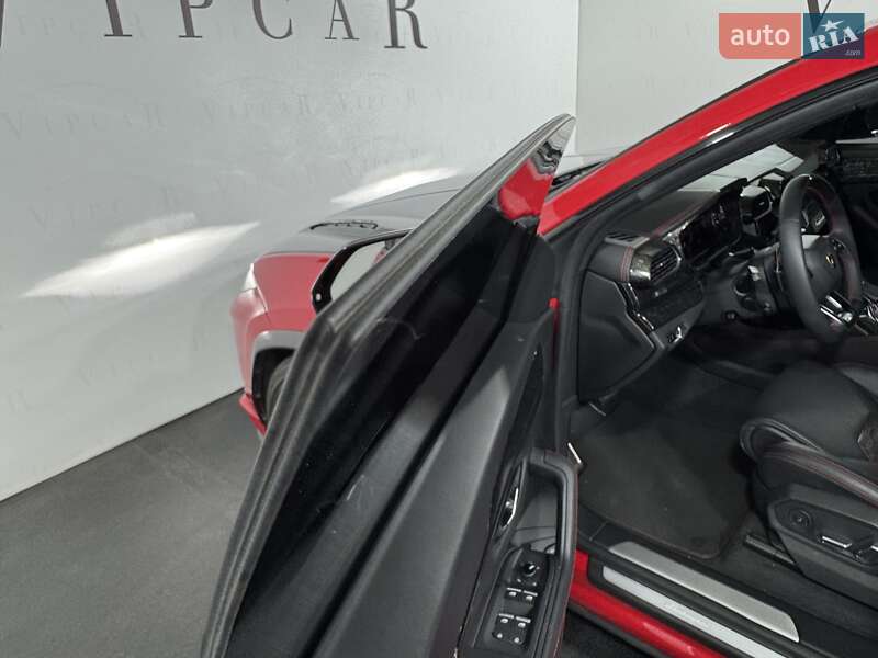 Внедорожник / Кроссовер Lamborghini Urus 2021 в Киеве