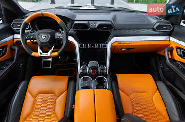 Внедорожник / Кроссовер Lamborghini Urus 2020 в 