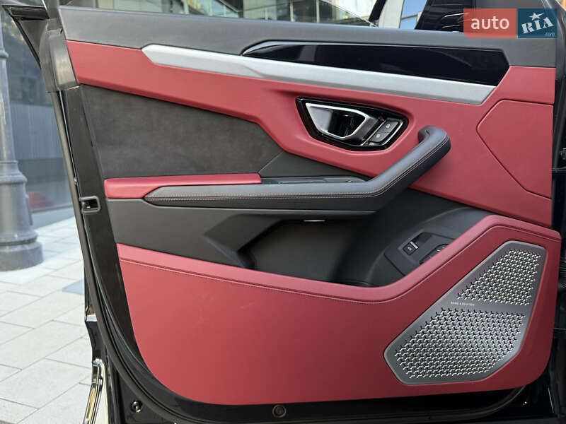 Внедорожник / Кроссовер Lamborghini Urus 2020 в Киеве