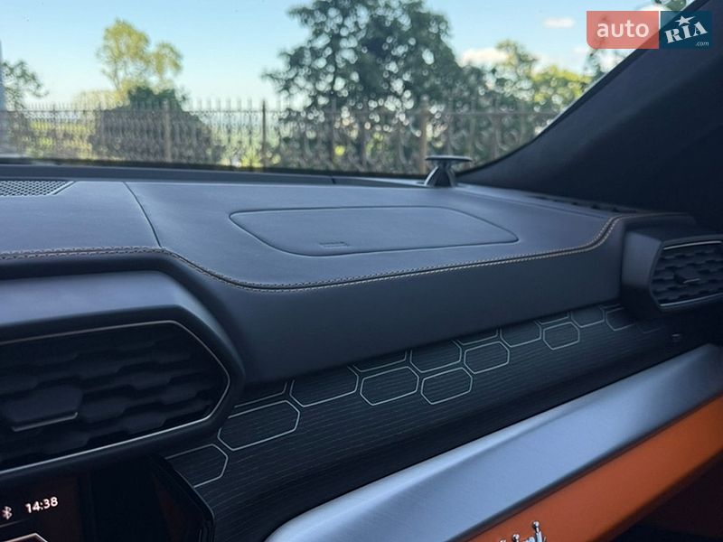 Внедорожник / Кроссовер Lamborghini Urus 2019 в Киеве