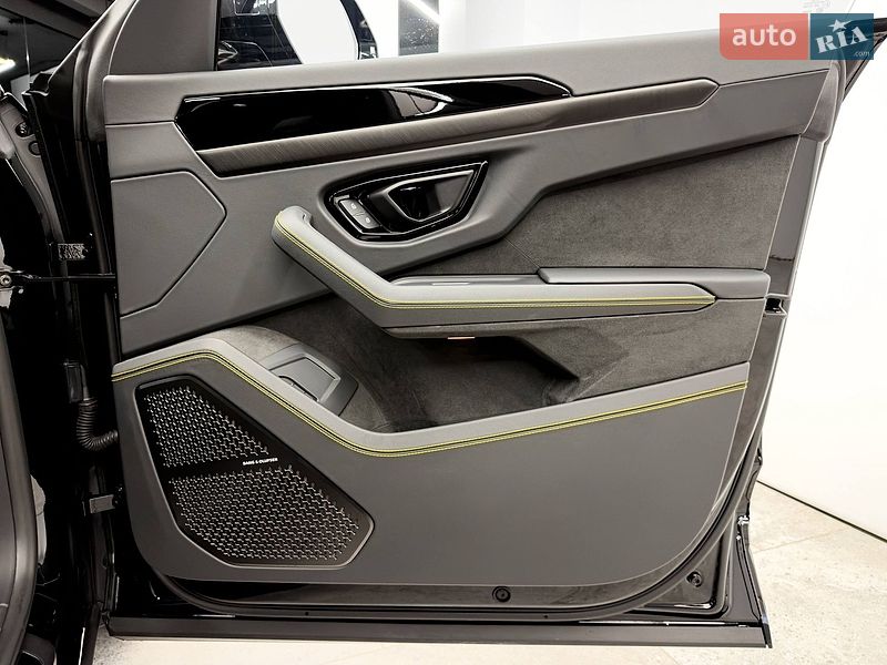Внедорожник / Кроссовер Lamborghini Urus 2025 в Киеве
