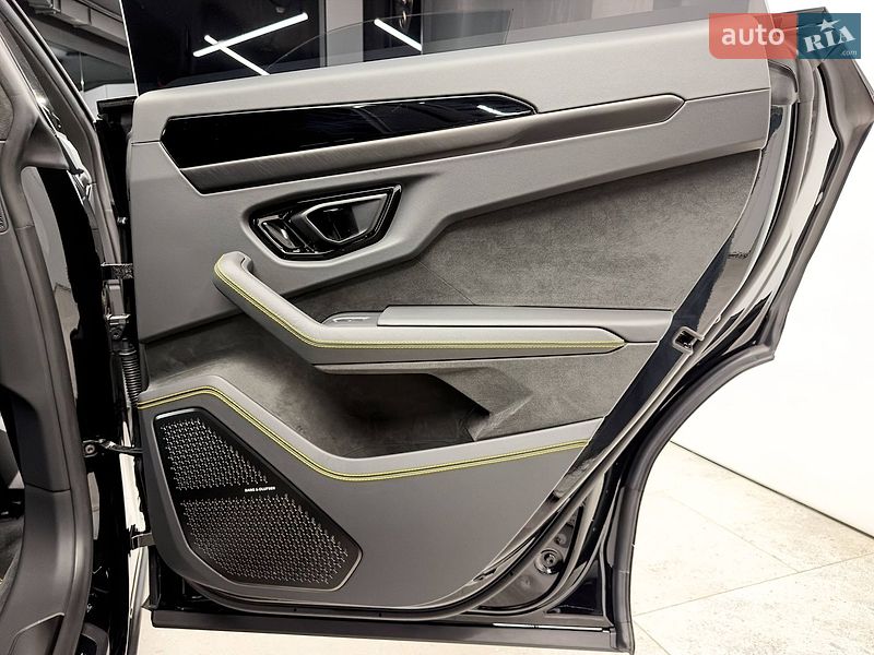 Внедорожник / Кроссовер Lamborghini Urus 2025 в Киеве