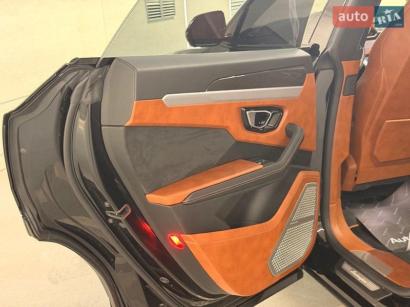 Позашляховик / Кросовер Lamborghini Urus 2020 в Києві фото 21 Позашляховик / Кросовер Lamborghini Urus 2020 в Києві