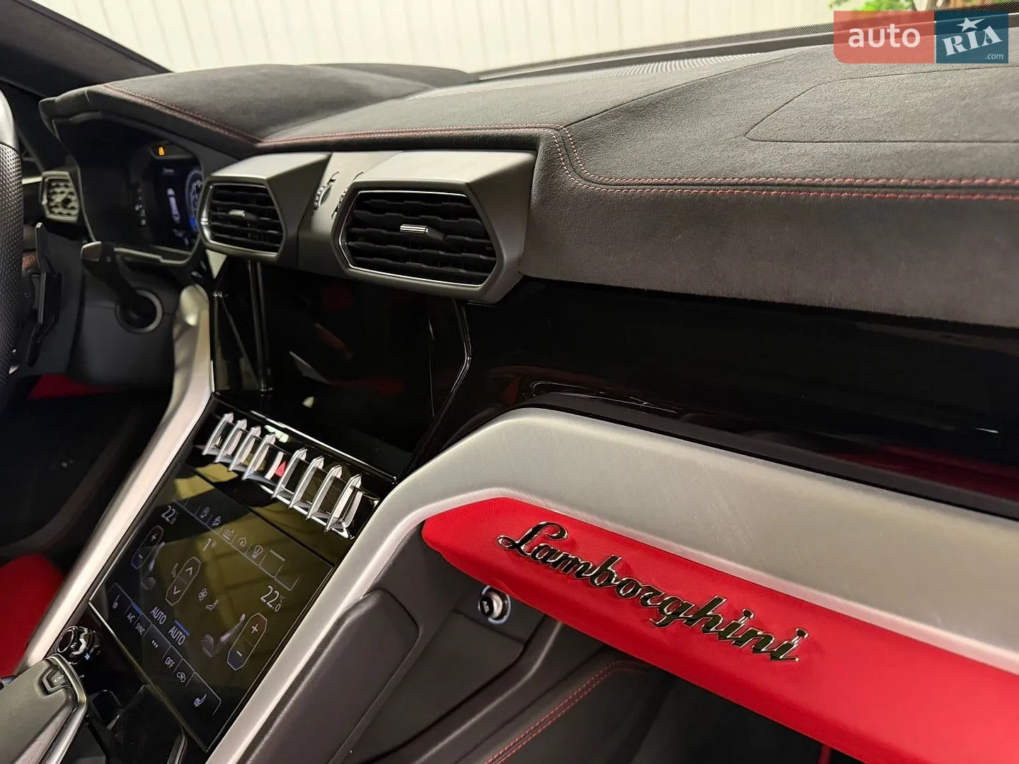 2020 Lamborghini Urus Concept - мініатюра 39