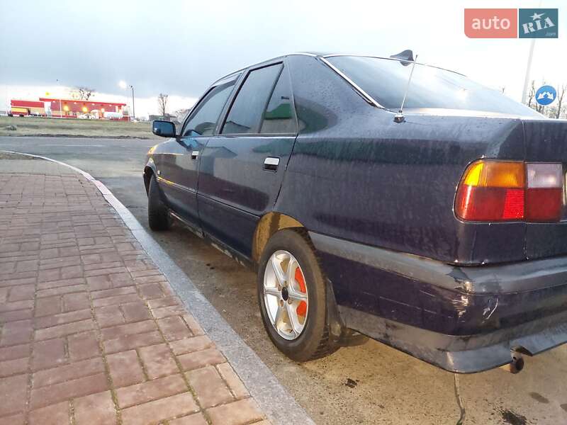 Седан Lancia Dedra 1992 в Любашевке