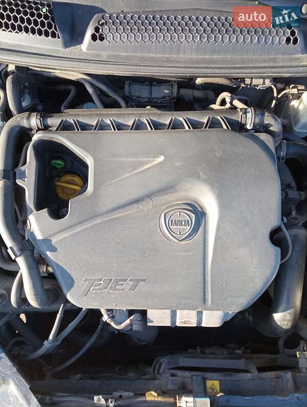 Хэтчбек Lancia Delta 2014 в Олевске