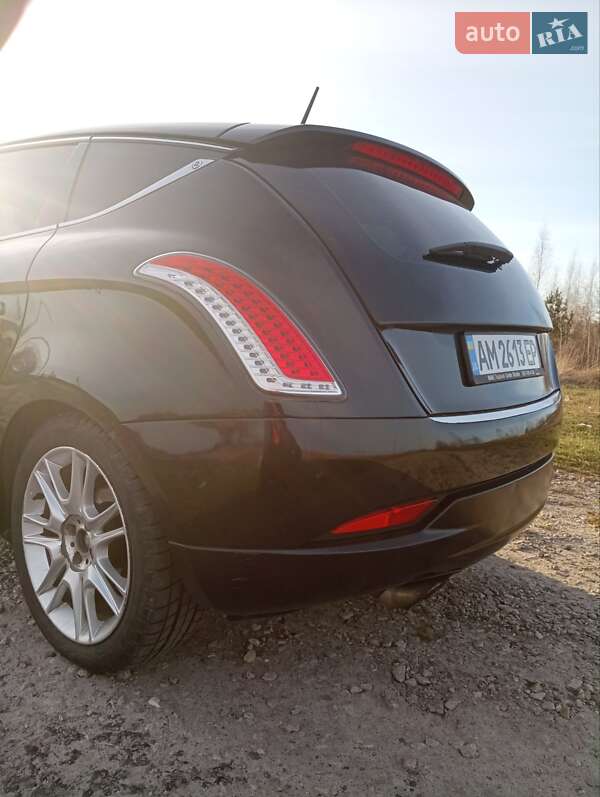 Хэтчбек Lancia Delta 2014 в Олевске