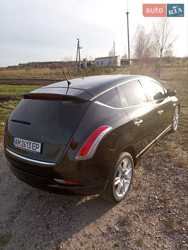 Хэтчбек Lancia Delta 2014 в Олевске