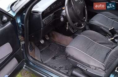 Хэтчбек Lancia Delta 1995 в 
