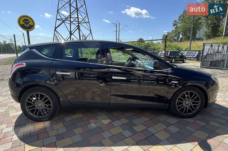 Хэтчбек Lancia Delta 2008 в Стрые