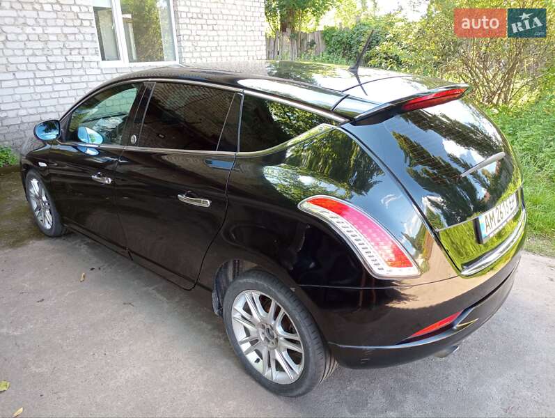 Хэтчбек Lancia Delta 2014 в Олевске