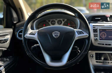 Хэтчбек Lancia Delta 2010 в 