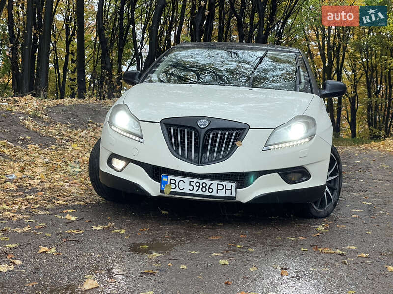 Хетчбек Lancia Delta 2010 в Львові