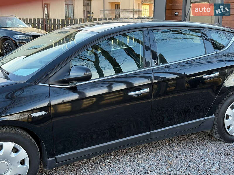 Хэтчбек Lancia Delta 2008 в Стрые