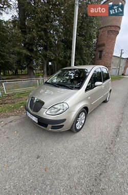 Микровэн Lancia Musa 2007 в Хотине