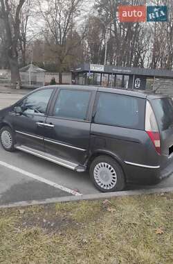 Минивэн Lancia Phedra 2004 в 