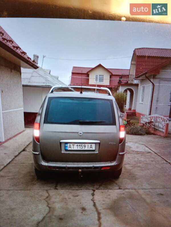 Минивэн Lancia Phedra 2005 в Городенке