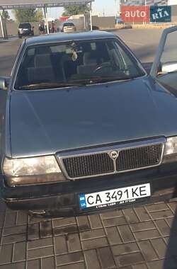 Седан Lancia Thema 1990 в 