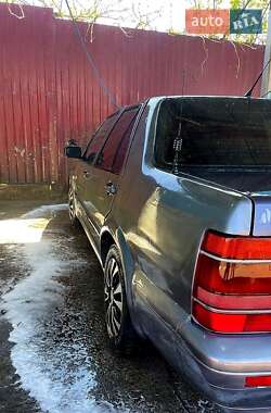 Седан Lancia Thema 1986 в 