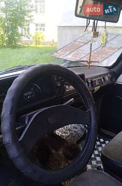 Седан Lancia Thema 1989 в 