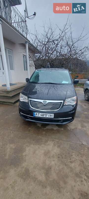 Минивэн Lancia Voyager 2011 в Городенке фото Минивэн Lancia Voyager 2011 в Городенке