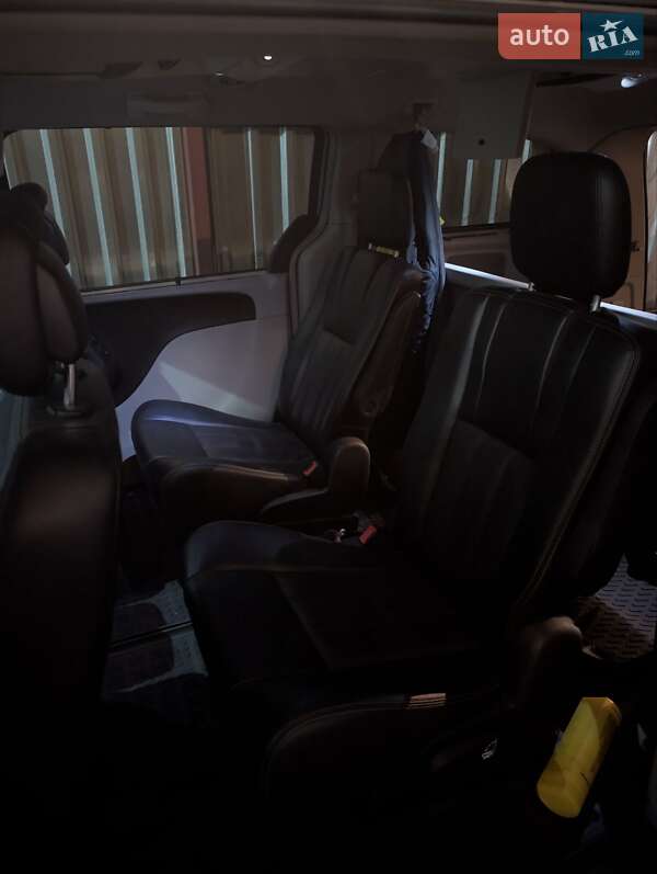 Мінівен Lancia Voyager 2013 в Києві