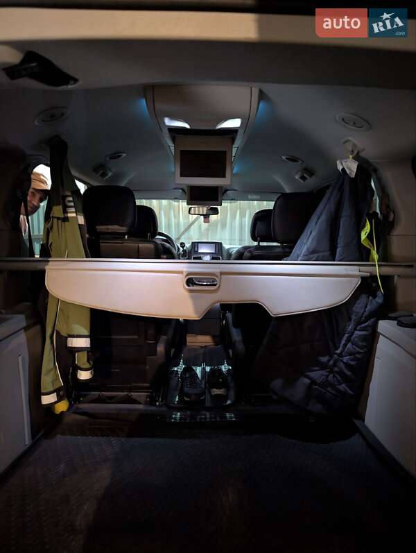 Мінівен Lancia Voyager 2013 в Києві