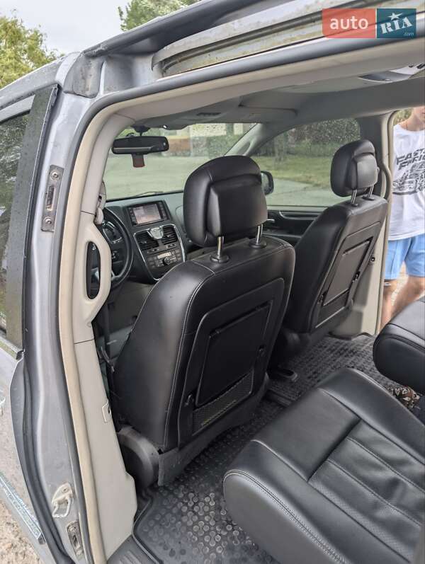 Мінівен Lancia Voyager 2013 в Києві