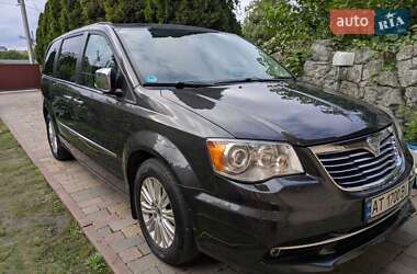 Мінівен Lancia Voyager 2013 в Івано-Франківську