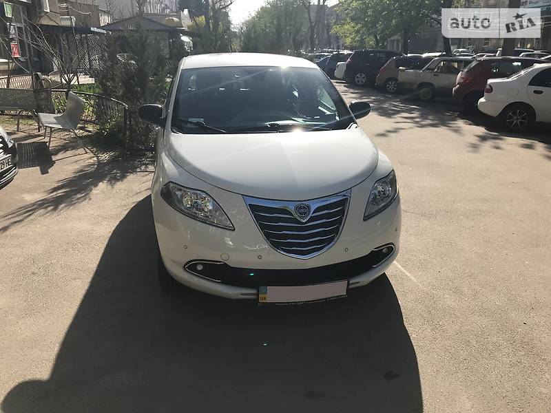Lancia Ypsilon 2013 года