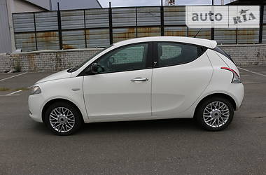 Хэтчбек Lancia Ypsilon 2013 в Киеве