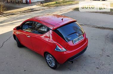 Хэтчбек Lancia Ypsilon 2012 в Киеве