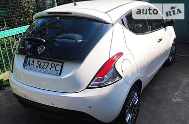 Хэтчбек Lancia Ypsilon 2012 в Киеве