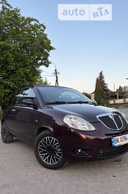 Хетчбек Lancia Ypsilon 2008 в Рівному