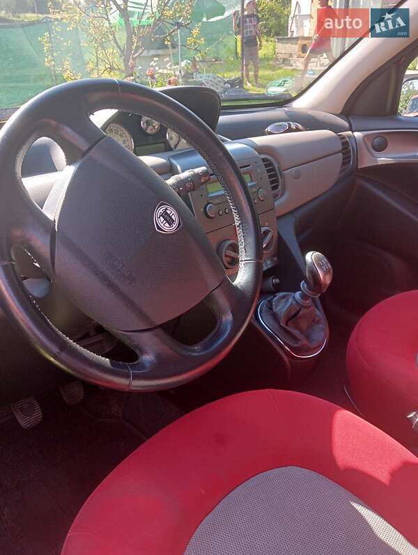 Купе Lancia Ypsilon 2006 в Киеве