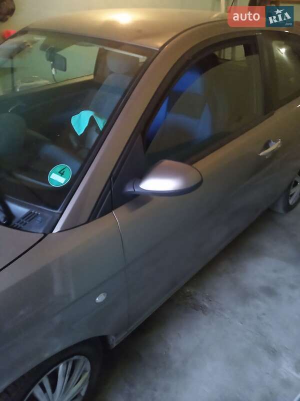 Хэтчбек Lancia Ypsilon 2006 в Запорожье