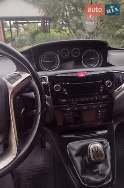 Хэтчбек Lancia Ypsilon 2012 в 