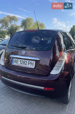 Хэтчбек Lancia Ypsilon 2008 в 