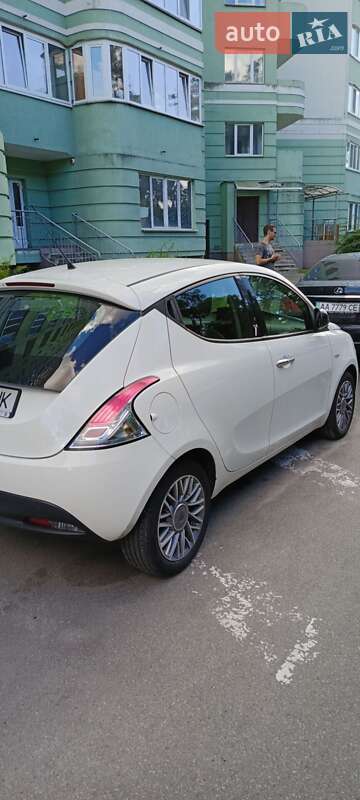 Хетчбек Lancia Ypsilon 2013 в Києві фото 3 Хетчбек Lancia Ypsilon 2013 в Києві