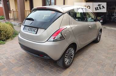 Хэтчбек Lancia Ypsilon 2013 в Киеве