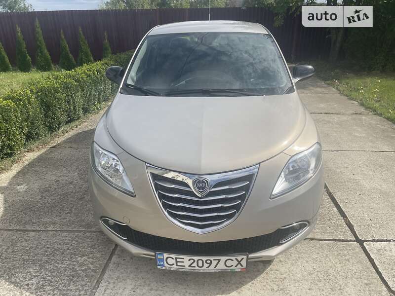 Хетчбек Lancia Ypsilon 2012 в Ужгороді