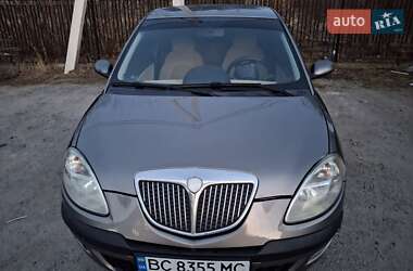 Купе Lancia Ypsilon 2004 в Жовкві