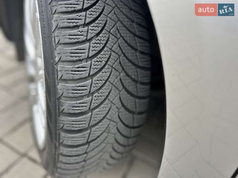 Хетчбек Lancia Ypsilon 2015 в Львові фото 12 Хетчбек Lancia Ypsilon 2015 в Львові