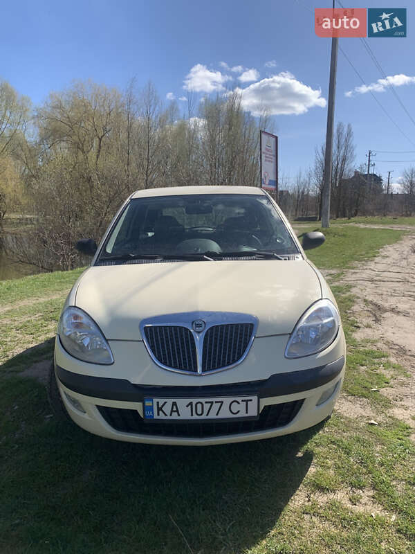 Хэтчбек Lancia Ypsilon 2006 в Киеве