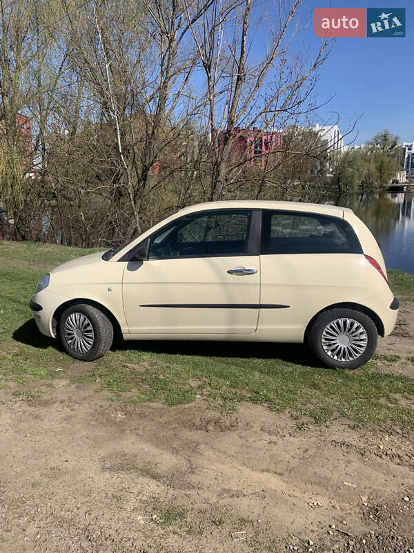 Хэтчбек Lancia Ypsilon 2006 в Киеве