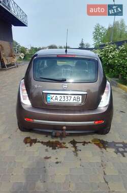 Хэтчбек Lancia Ypsilon 2009 в 