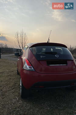 Хетчбек Lancia Ypsilon 2013 в 