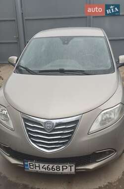 Хетчбек Lancia Ypsilon 2012 в Миколаєві