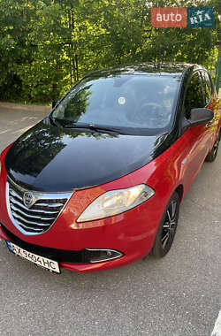 Хэтчбек Lancia Ypsilon 2012 в Харькове